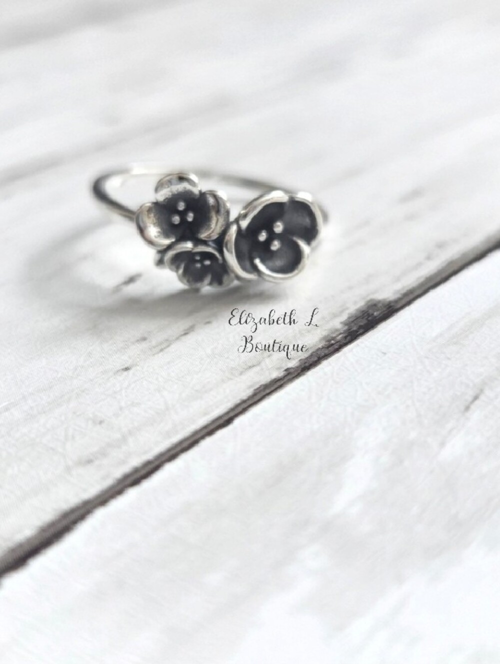 925 Sterling Silver Flower Design Ring Boutique New!